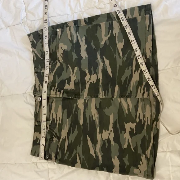 Kensie army mini skirt medium - Picture 2 of 3
